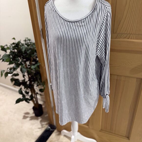 Max‎ Studio Top Womens Plus 1X Gray Stripe Tie Cuff Boat Neck Nautical Coastal - Picture 1 of 9
